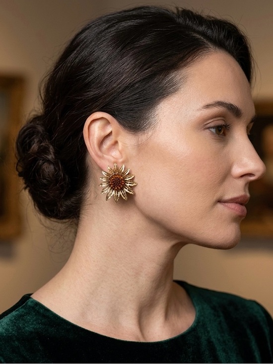 Sarah Coventry Jewelry - SARAH COVENTRY Vintage 1961 Gold-tone Lucite Sunflower Clip Earrings